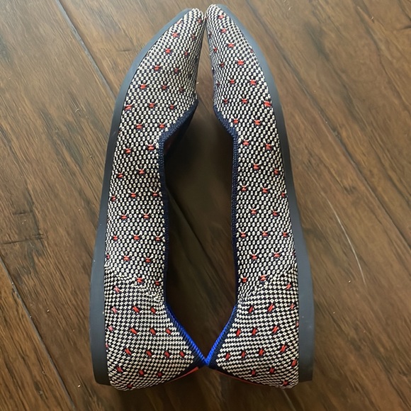 Rothy’s The Point Flat in Coral Dot size 7 - Picture 5 of 8